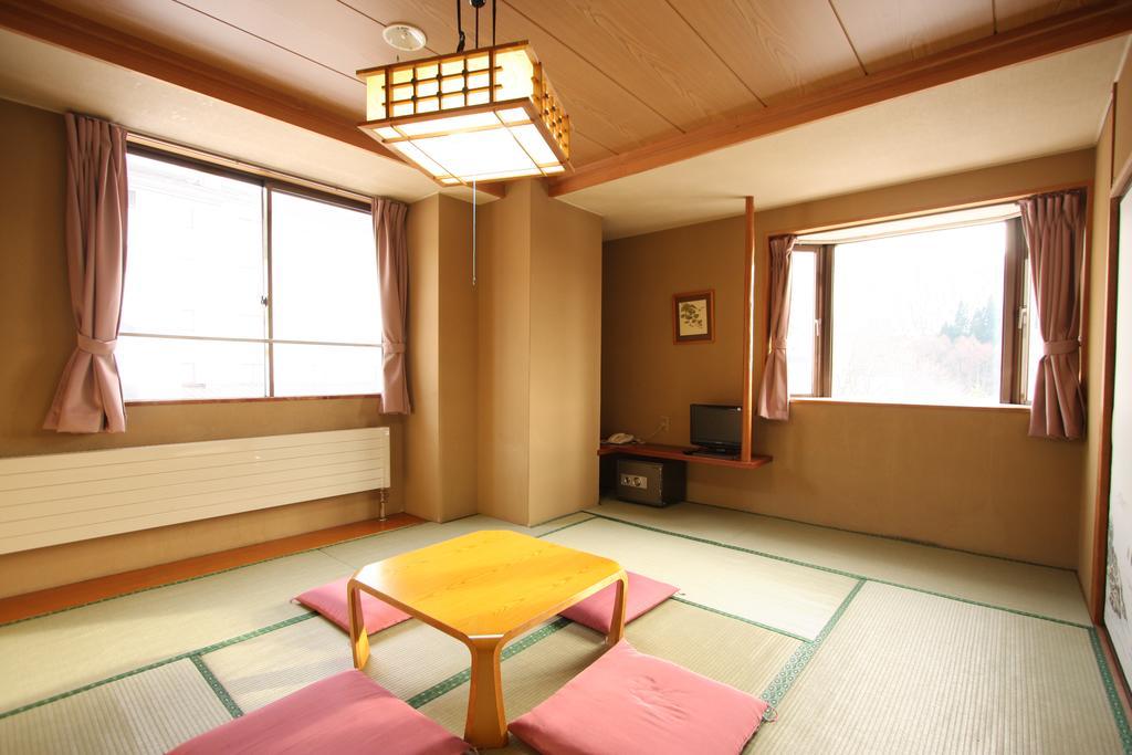 Hotel Chalet Ryuo Yamanouchi  Exteriör bild