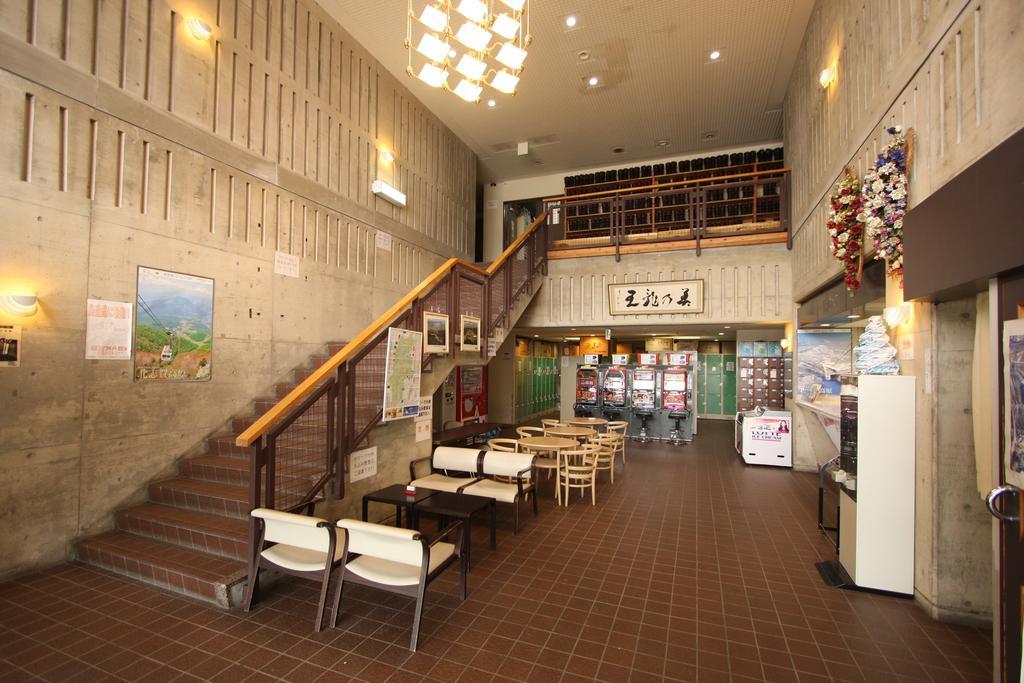 Hotel Chalet Ryuo Yamanouchi  Exteriör bild